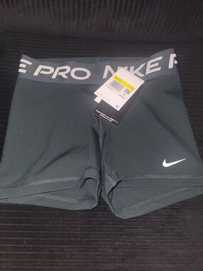 Nike Pro Women’s Training Shorts NWT Sz S + Nike Dri-FIT Tank Top Sz S Black